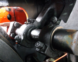 Amidships, all pins have been extracted and nuts and bolts loosened on the weighshaft, which is ready to be removed but left in position for the time being, until we are ready to deal with it.