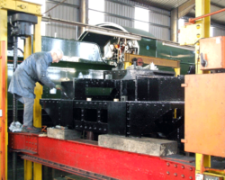 Painting continues, all the new steelwork at the trailing end is now in gloss black. One of the team applies a final coat, just before heading up to High Town for the Group’s Christmas meal!