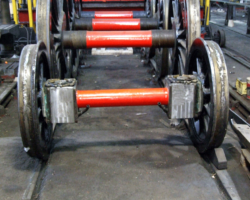 A more substantial part of the truck is the wheelset, now with the axleboxes already fitted.