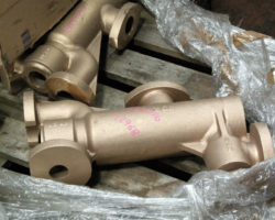 Feedwater is supplied to the boiler by two injectors, and those of LMS engines did not enjoy a good reputation for reliability. The SVR is fitting a pair of new GWR type, which were far superior. This shows a box containing the raw castings, two marked ‘42968’.