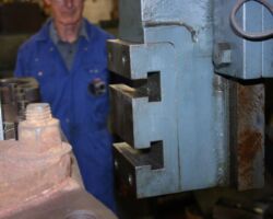 The adaptor will be bolted in place of the slotted plate seen here…