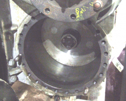 Both pistons, complete with piston rings, are again in their cylinders.